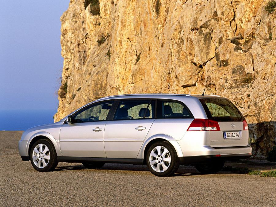  Opel Vectra Combi 2002 года  (фото 15 из 28)
